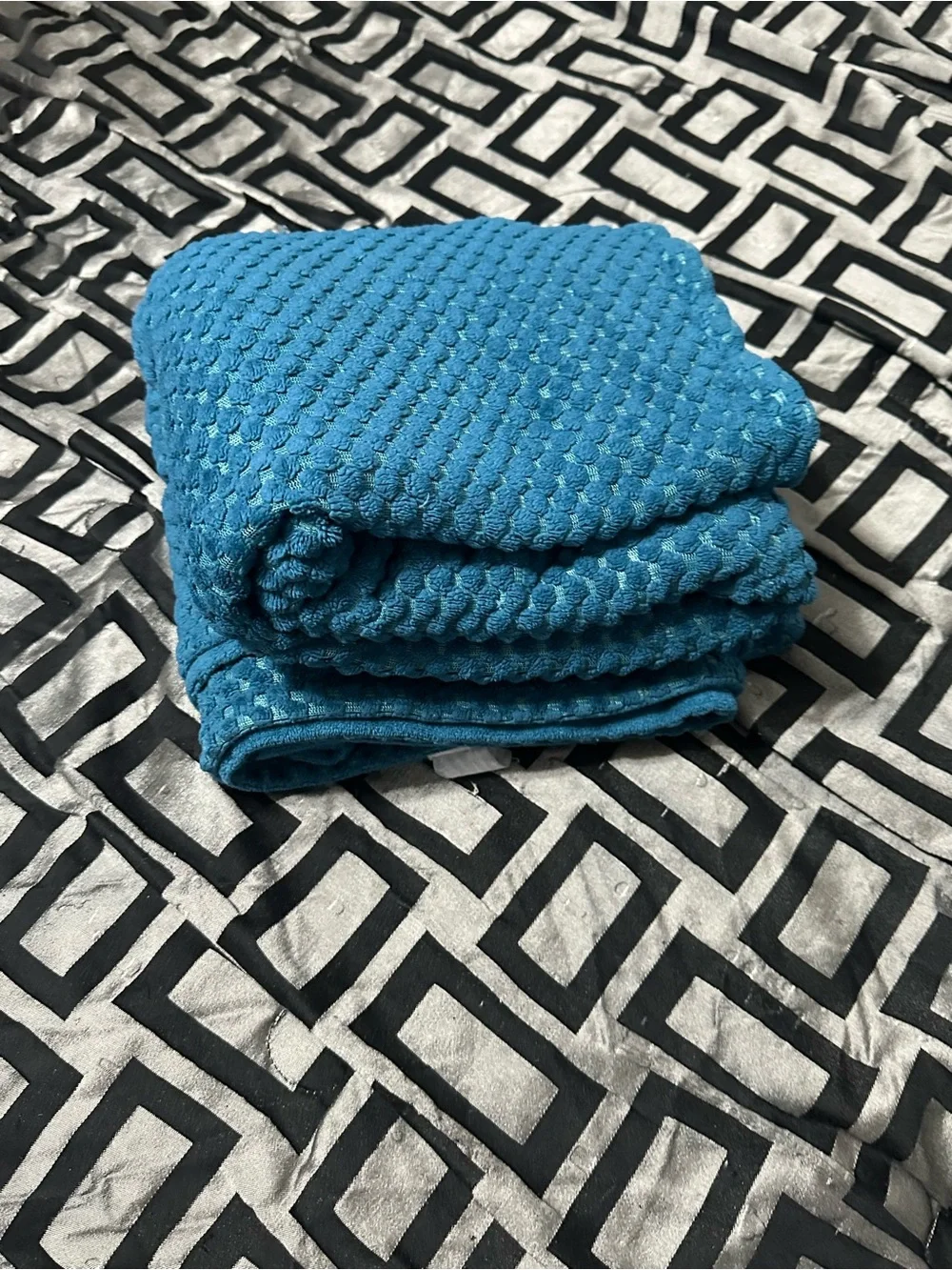 Plush Teal Bed Throw Blanket - Soft Cozy Cover